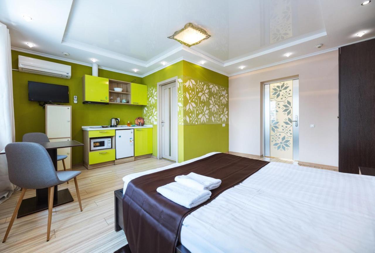 Guest House "Golden Gate 911 " Kiev Exteriör bild