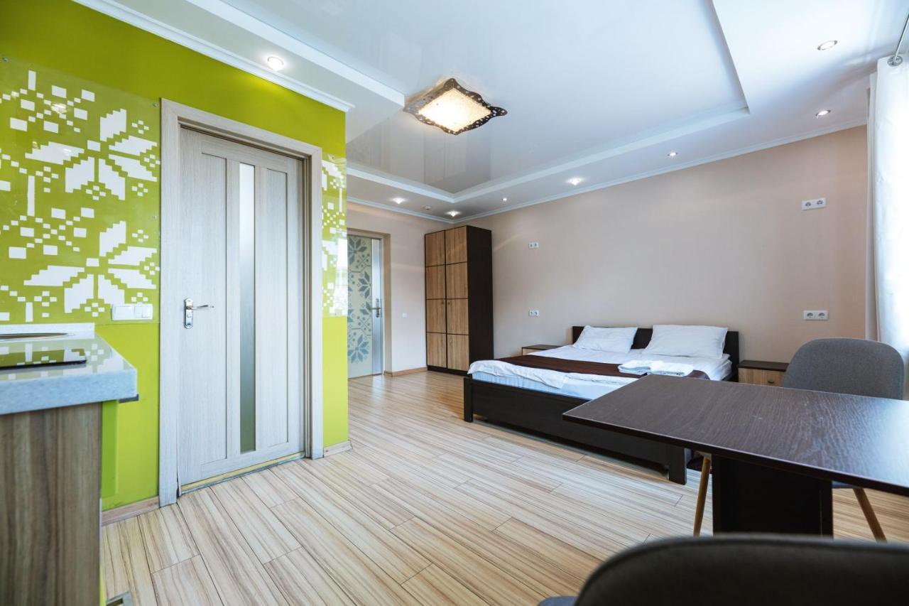 Guest House "Golden Gate 911 " Kiev Exteriör bild