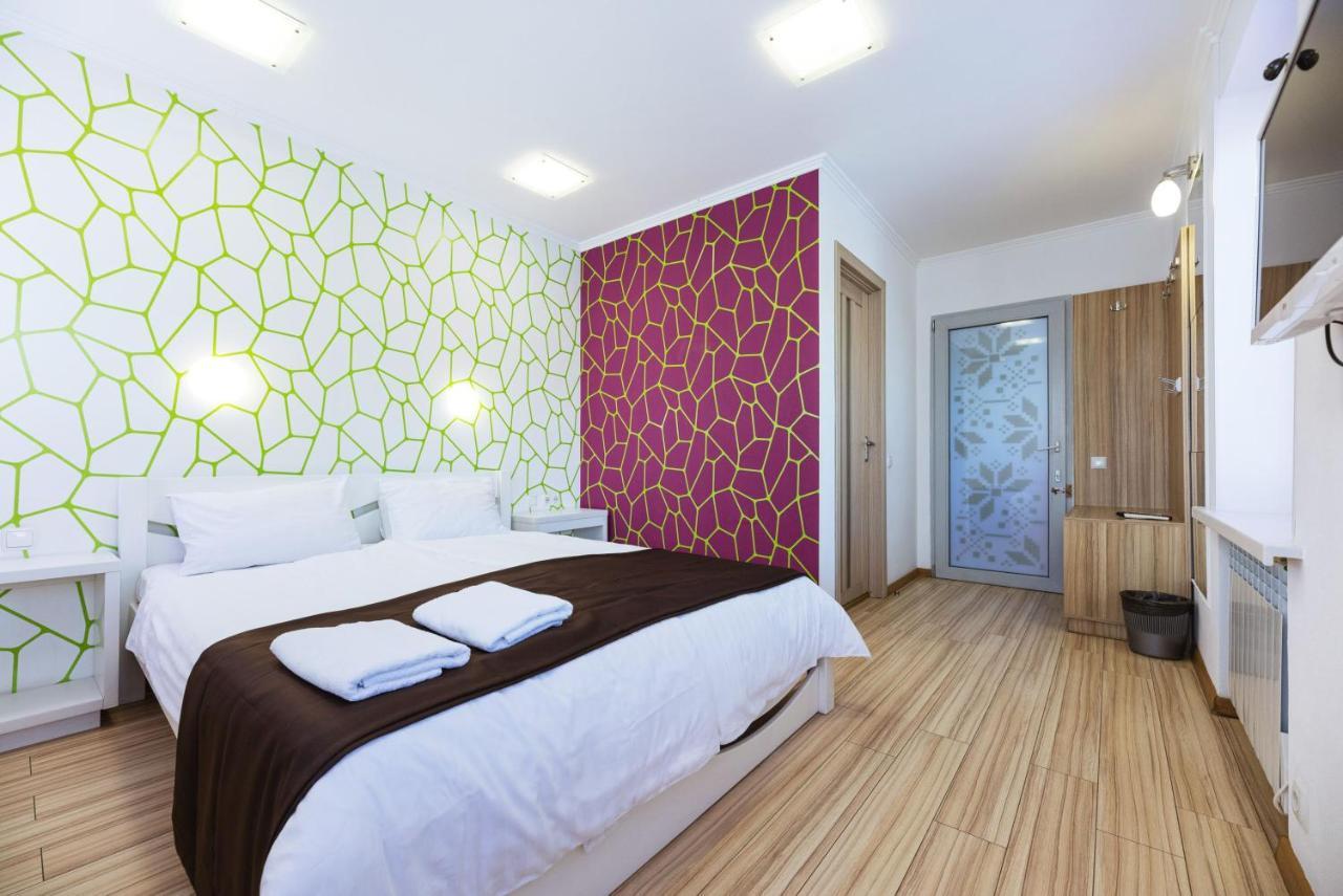 Guest House "Golden Gate 911 " Kiev Exteriör bild