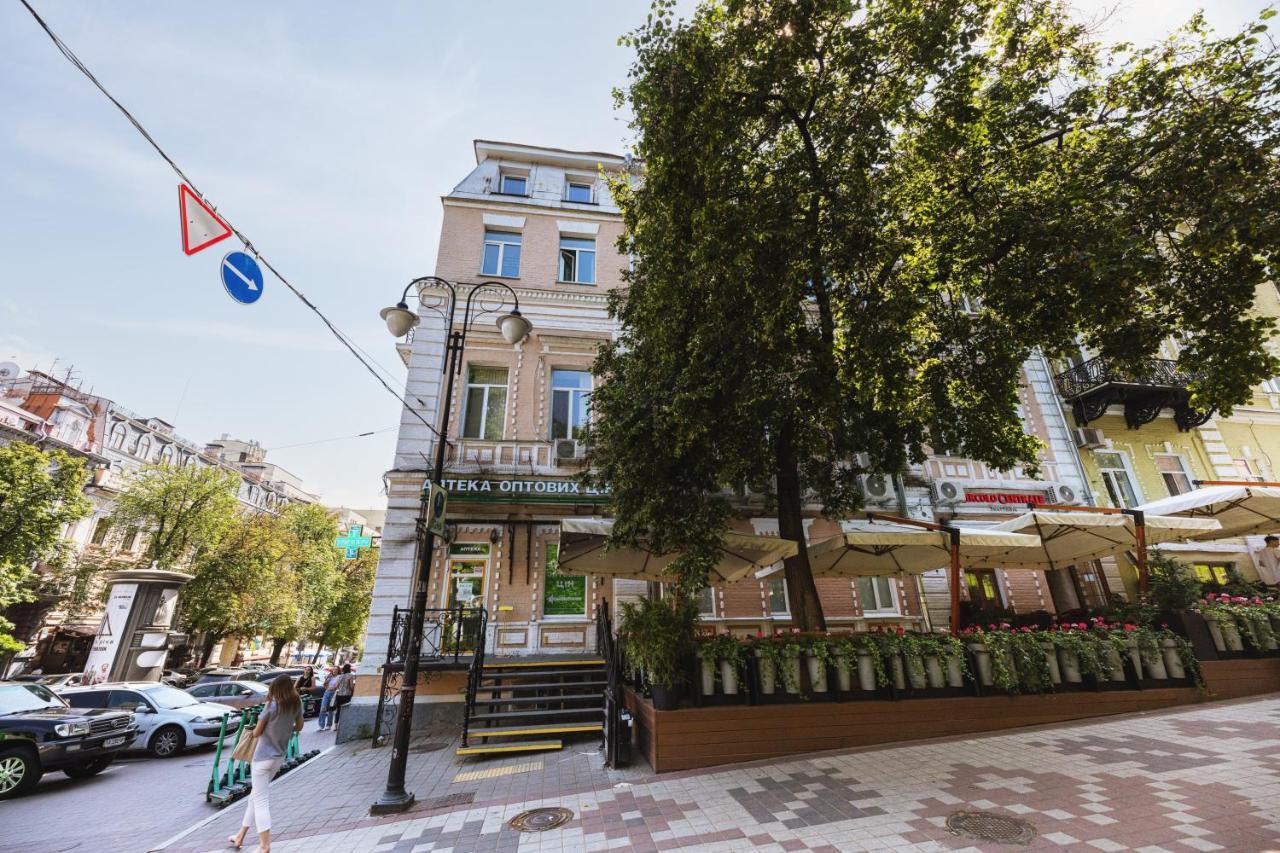 Guest House "Golden Gate 911 " Kiev Exteriör bild