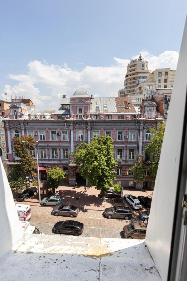 Guest House "Golden Gate 911 " Kiev Exteriör bild