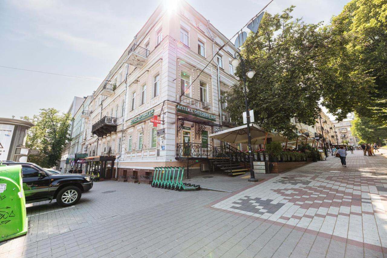 Guest House "Golden Gate 911 " Kiev Exteriör bild