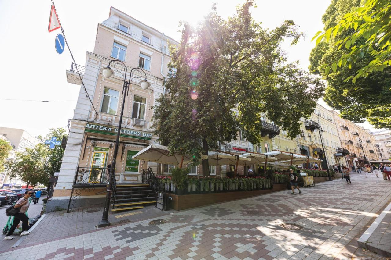 Guest House "Golden Gate 911 " Kiev Exteriör bild