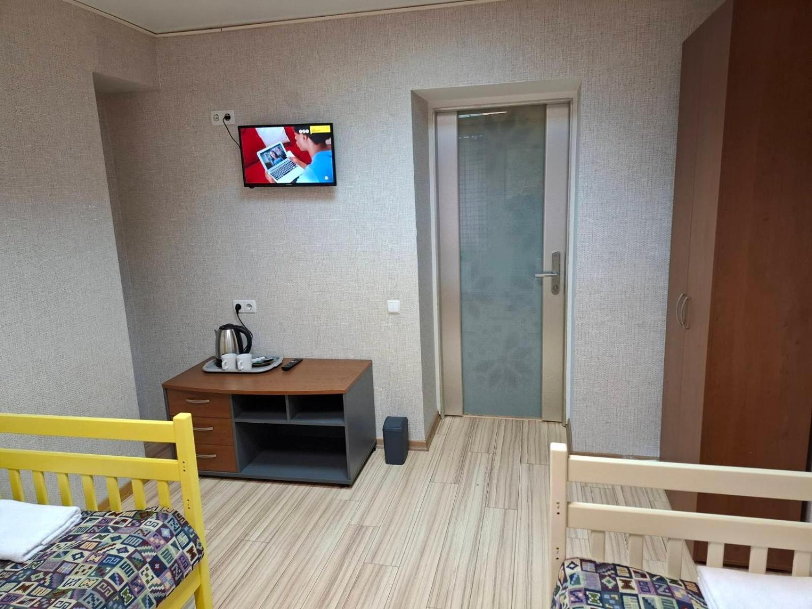 Guest House "Golden Gate 911 " Kiev Exteriör bild